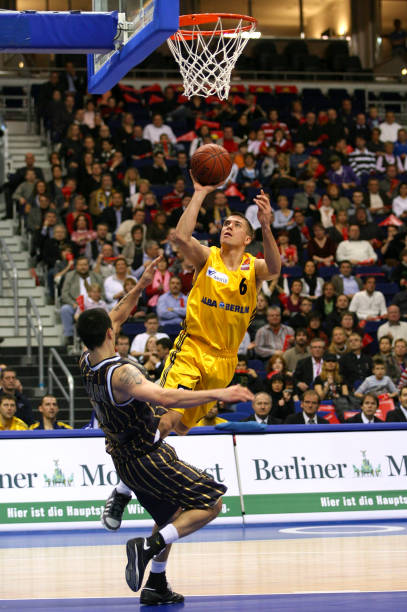 展现出了极 展现出了极