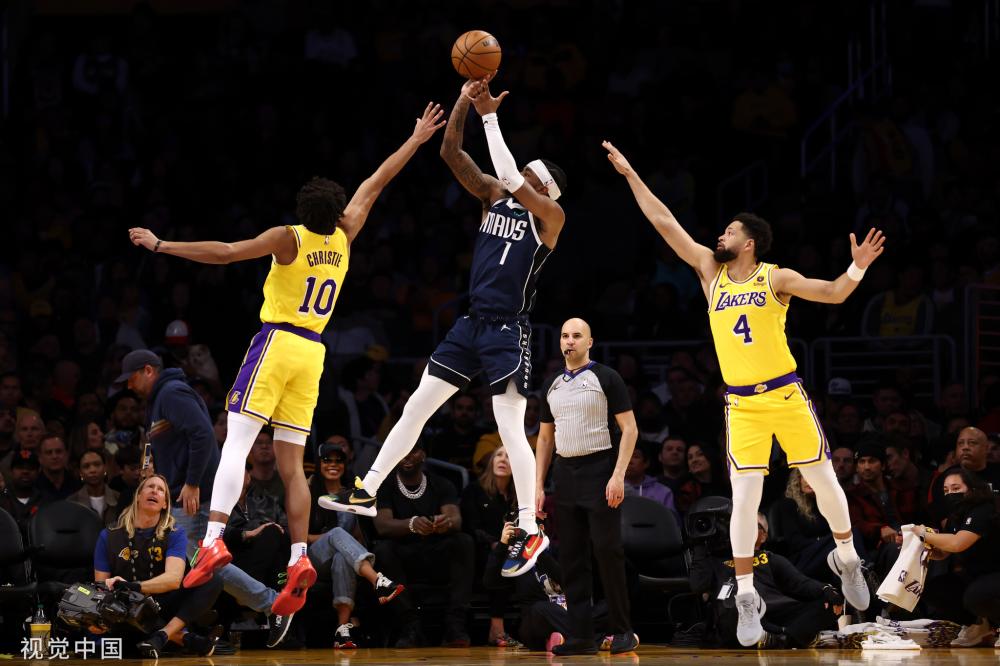 多个世代的 多个世代的